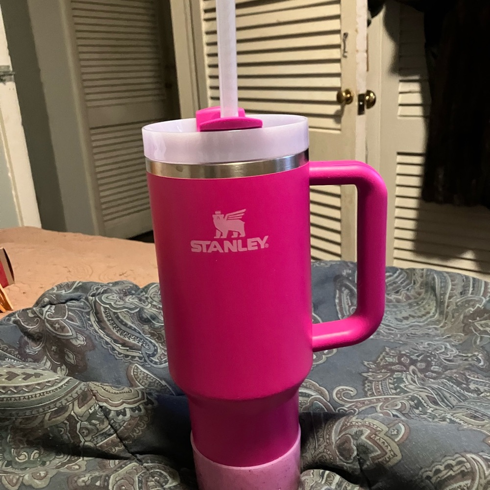 NWT Stanley Stainless Steel H2.O Flowstate Quencher Tumbler